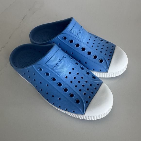 Native Slip On Mules Youth Unisex C3 Sugarlite Watershoe Bright Blue - Picture 1 of 7